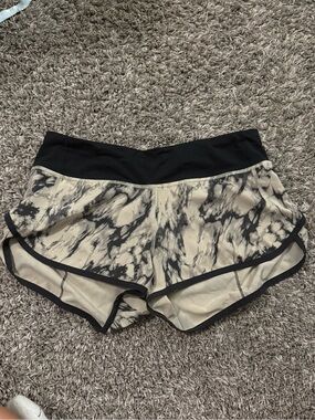 lululemon athletica Black & Cream Tie-Dye Running Shorts